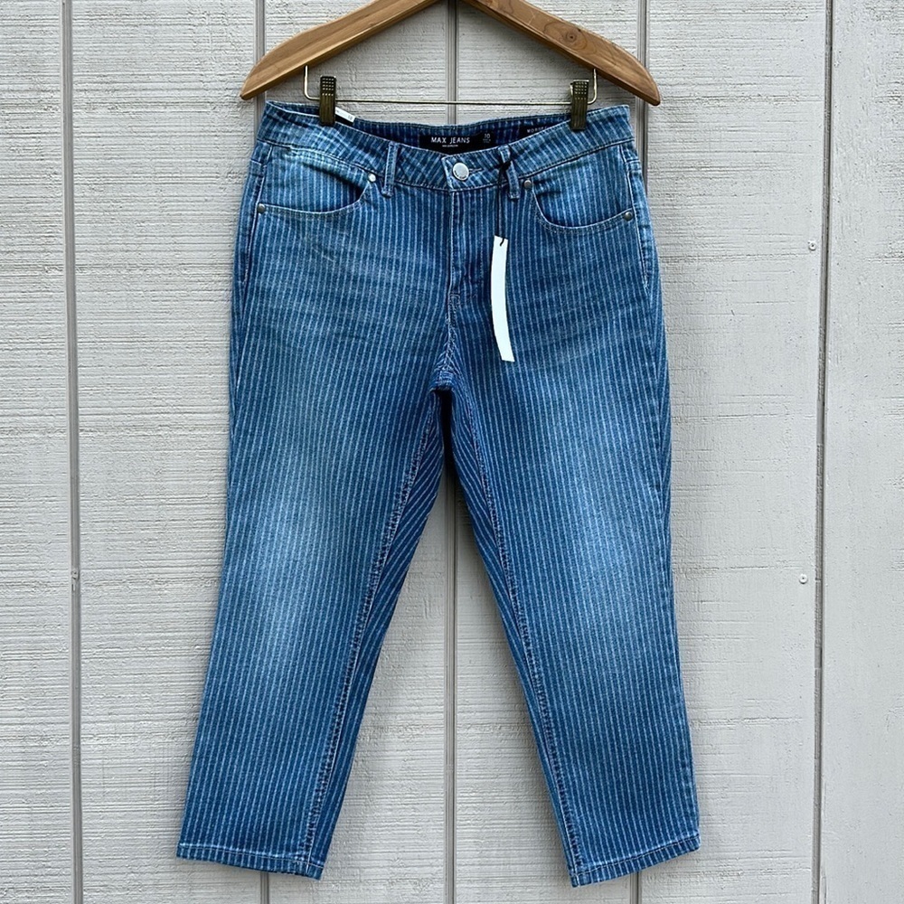 MAX JEANS Mid Rise Capri - Linear Stripe